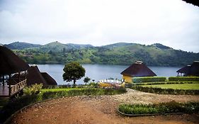 Crater Safari Lodge